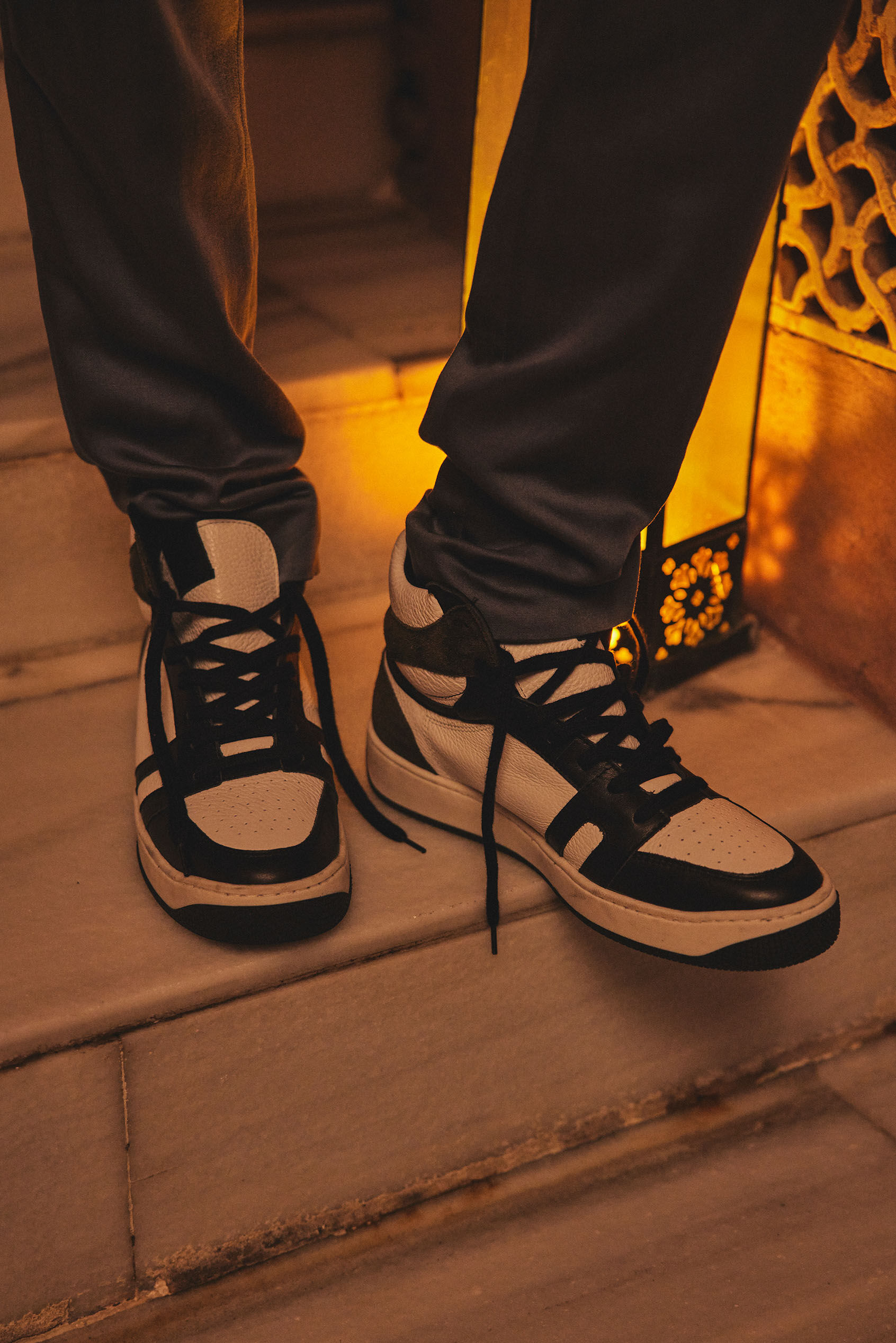 Hoge sneakers van wit en zwart leder Nelson Dames | Maison 123